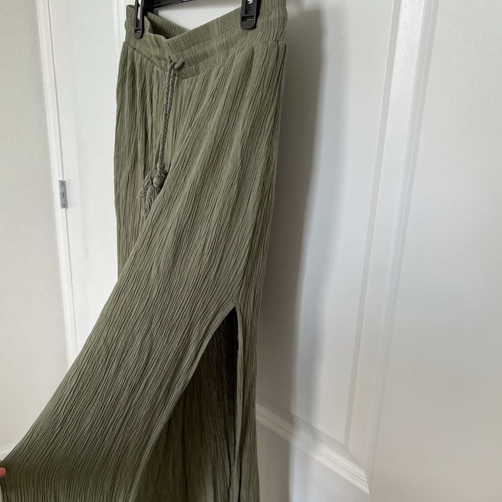 Fashion nova olive green pants